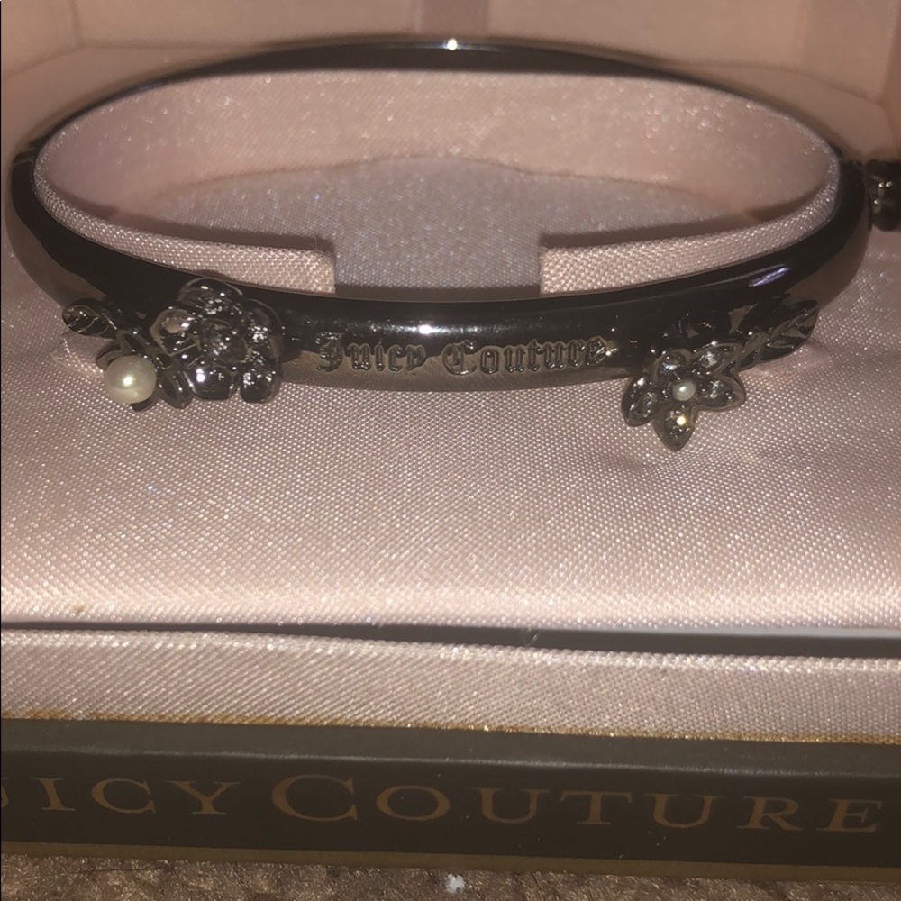 Juicy Couture Flower Bangel Bracelet